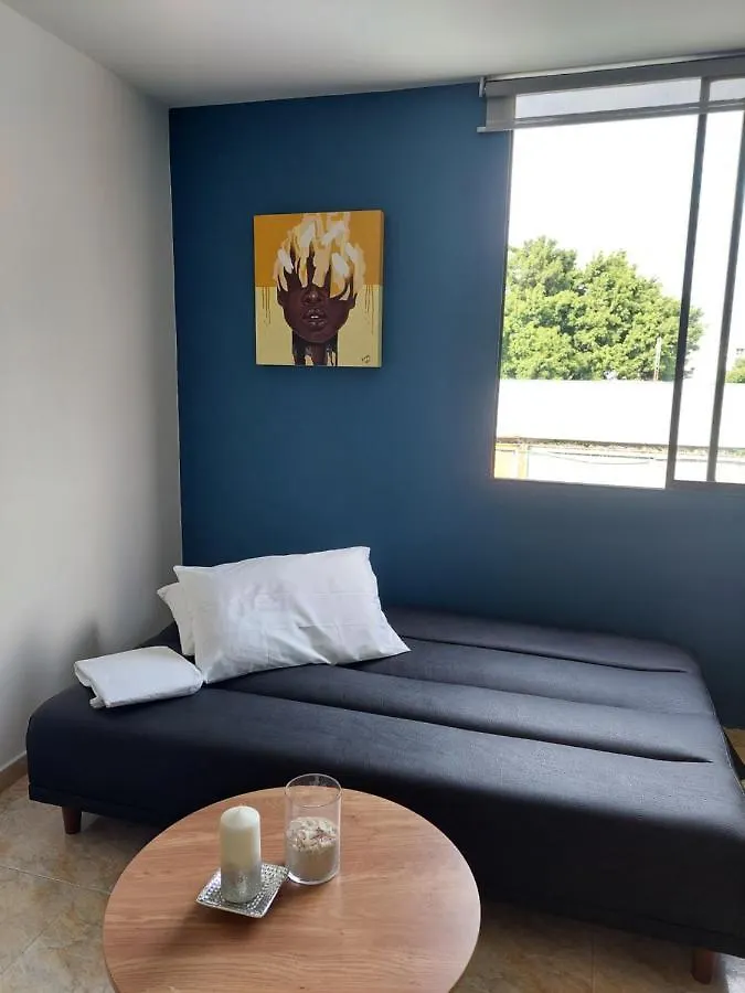 Apartamento A 2 Cuadras Del Estadio. Apartment Cali