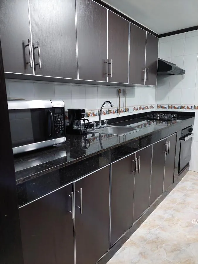 Apartamento A 2 Cuadras Del Estadio. Apartment Cali