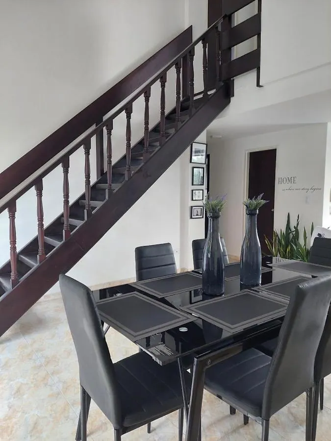 Apartamento A 2 Cuadras Del Estadio. Apartment Cali