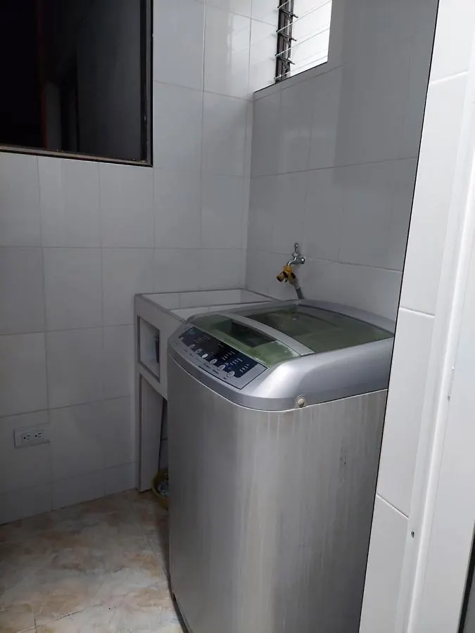 Apartamento A 2 Cuadras Del Estadio. Apartment Cali